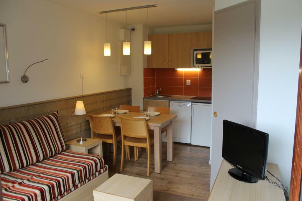 Appartement La Tania 2 Pieces Garage Dans Chalet Pied Pistes Bagian luar foto
